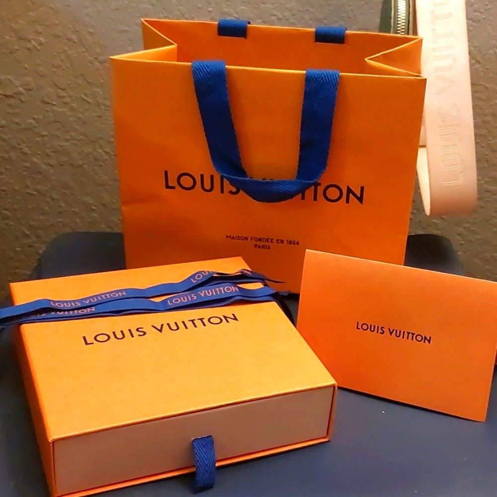 Authentic Louis Vuitton Empty Gift Bag & Box Set w/ Ribbon